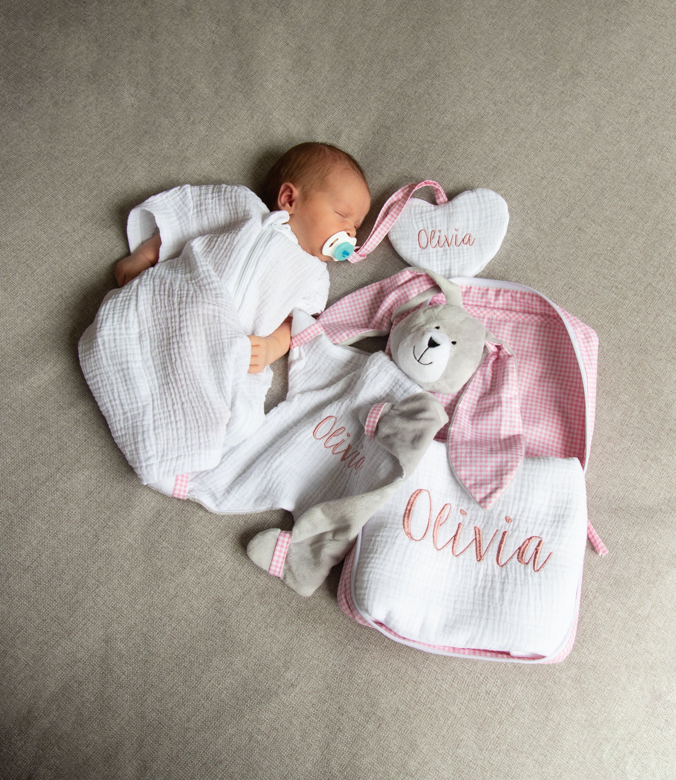 ბავშვის მუსლინის საბნის ფორმის კურდღლის სასაჩუქრე ნაკრები