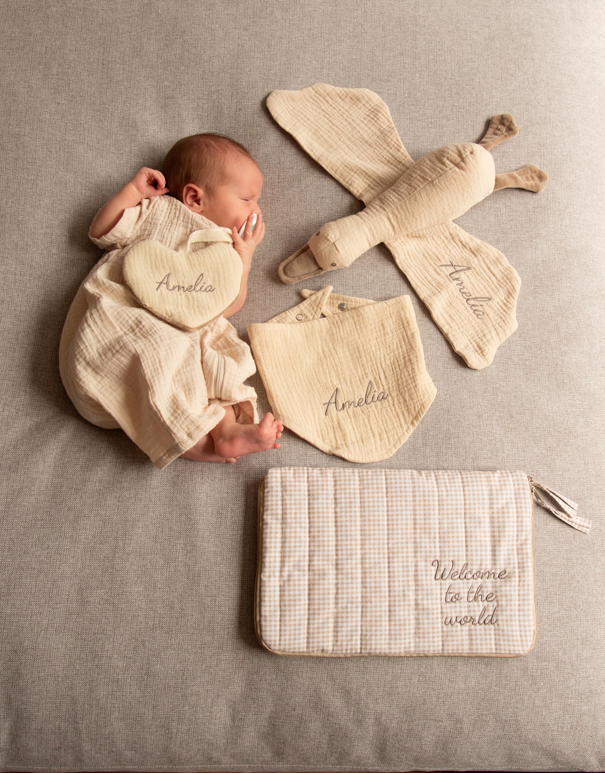 ბავშვის სასაჩუქრე ნაკრები - მუსლინის კომბინიზონი